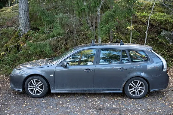 Saab 9-3 2010 photo 2