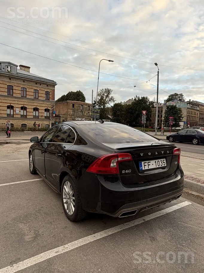 Volvo S60 2014 photo 2
