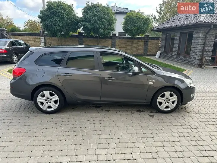 Opel Astra 2012 photo 5