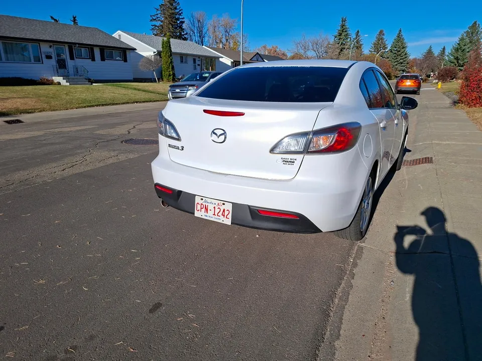 Mazda 3 2010 photo 3