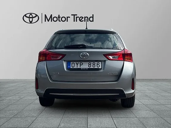 Toyota Auris 2014 photo 4