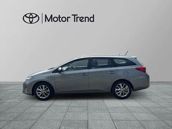 Toyota Auris 2014 photo 3