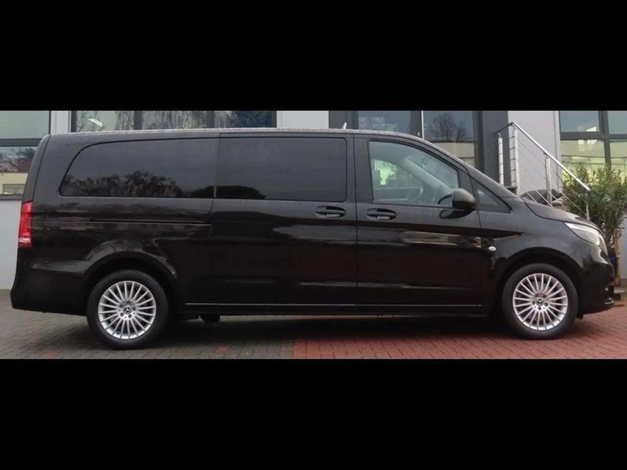 Mercedes-Benz Vito Tourer 2025 photo 4