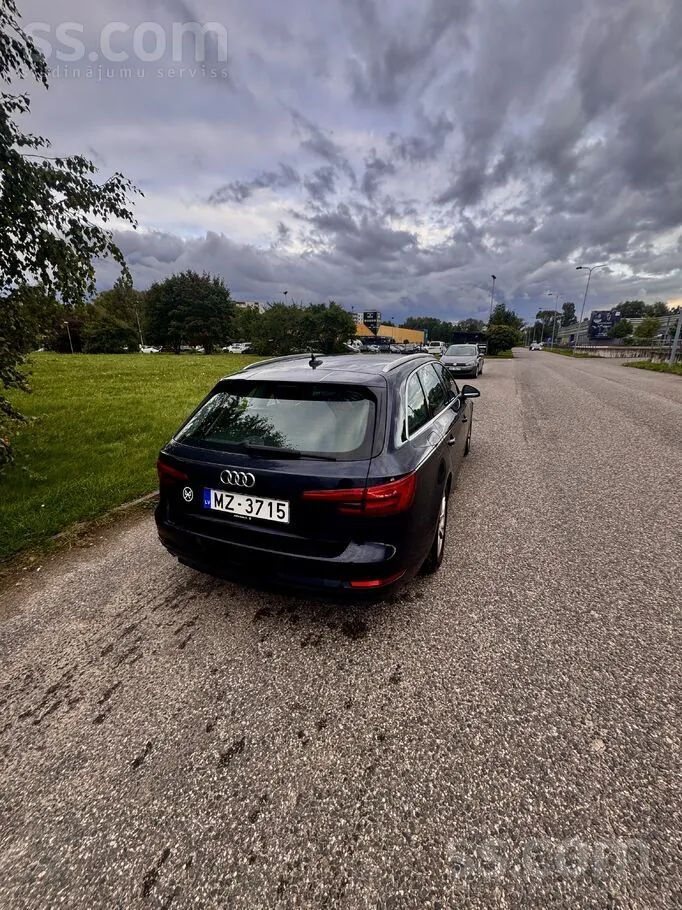 Audi A4 2017 photo 2