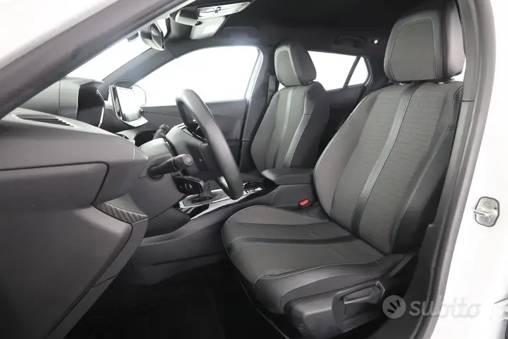 Peugeot 2008 2023 photo 2