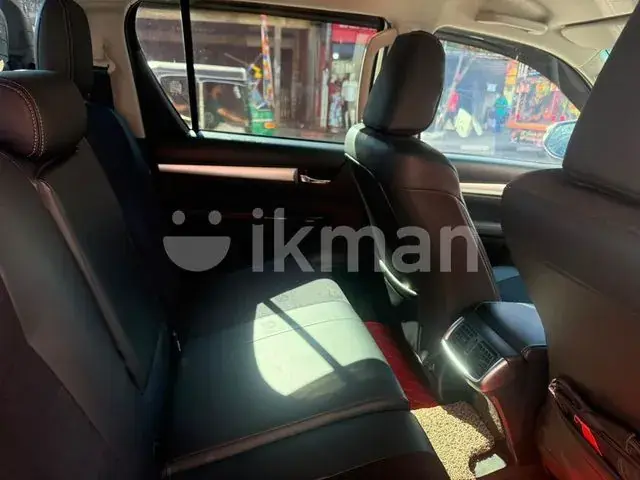 Toyota Hilux 2025 photo 4