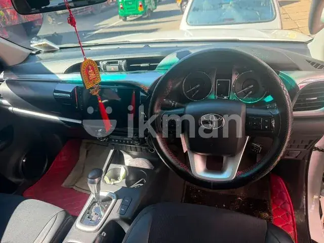 Toyota Hilux 2025 photo 3