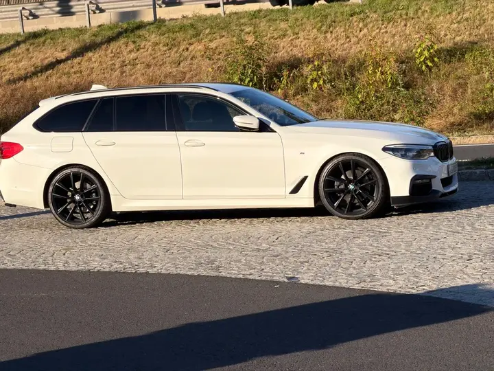 BMW 5 Series 2019 photo 2