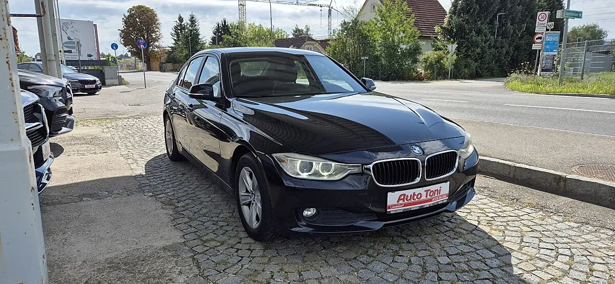 BMW 3 Series 2012 photo 3
