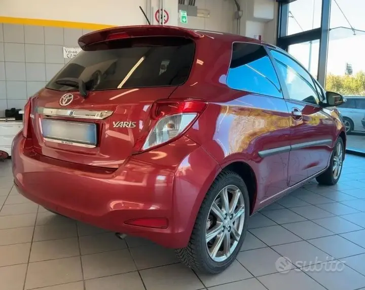 Toyota Yaris 2012 photo 4