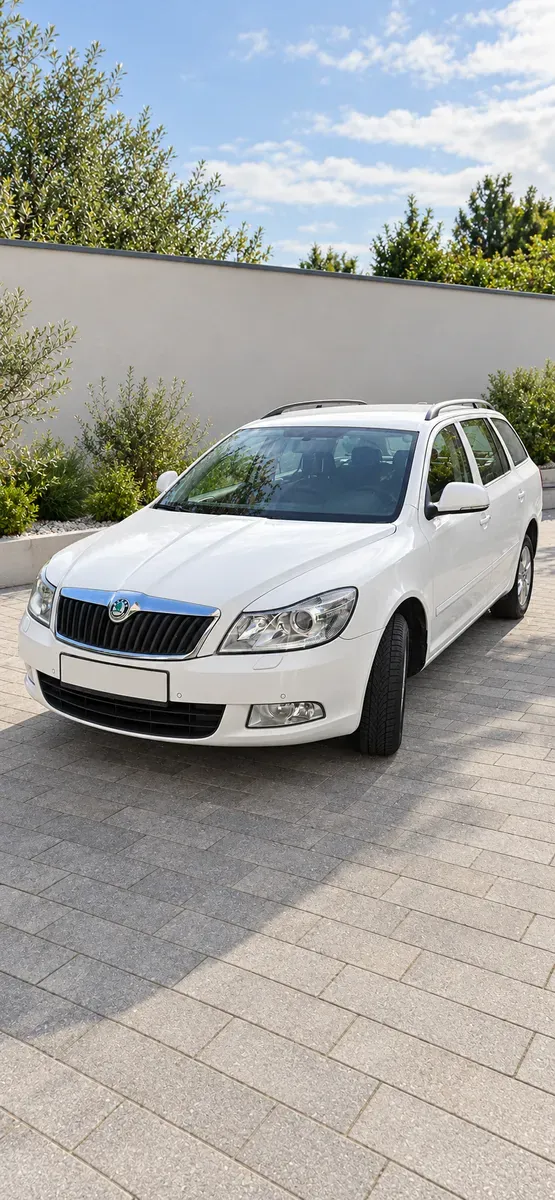 Skoda Octavia 2012 photo 2