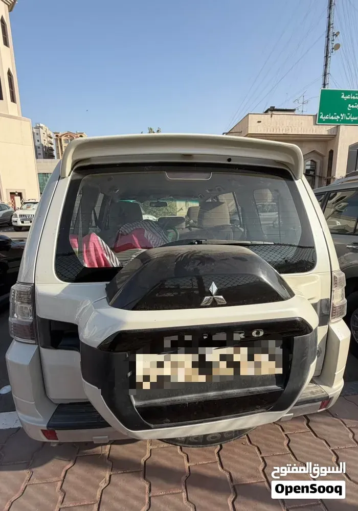 Mitsubishi Pajero 2015 photo 4