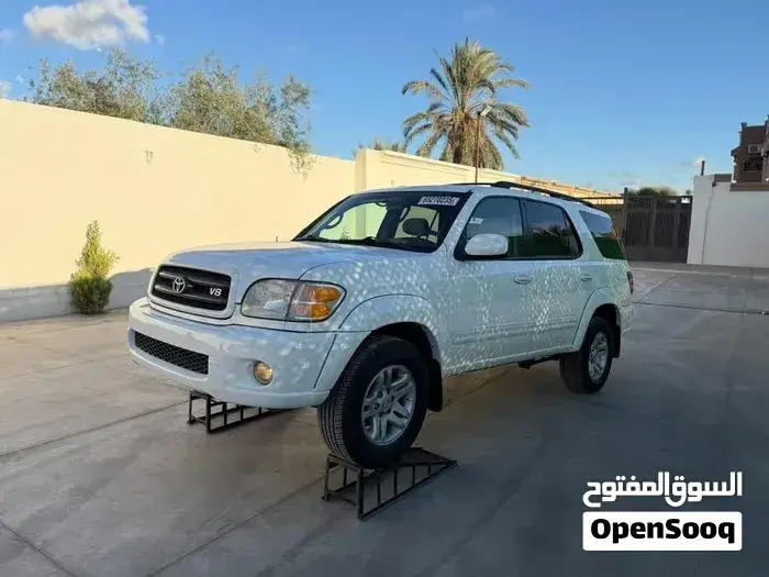 Toyota Sequoia 2003 photo 2