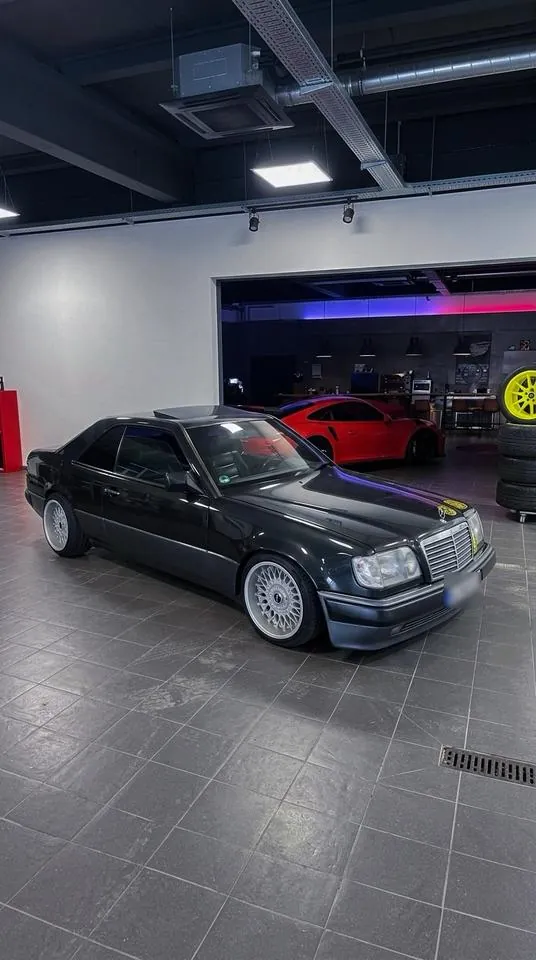 Mercedes-Benz W124