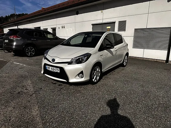 Toyota Yaris 2014 photo 2