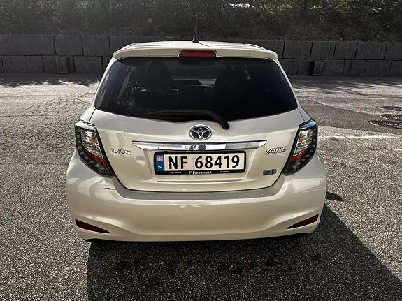 Toyota Yaris 2014 photo 5