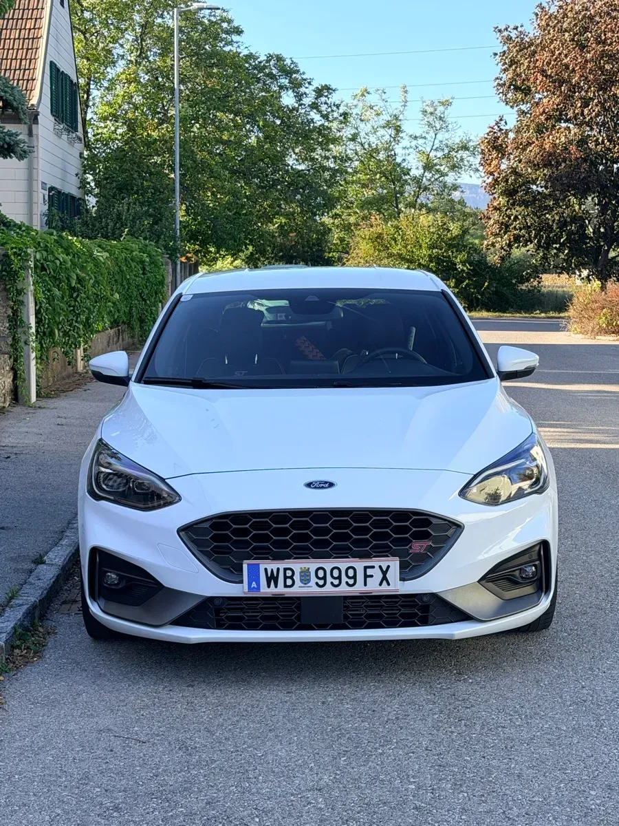Ford Focus 2021 photo 3