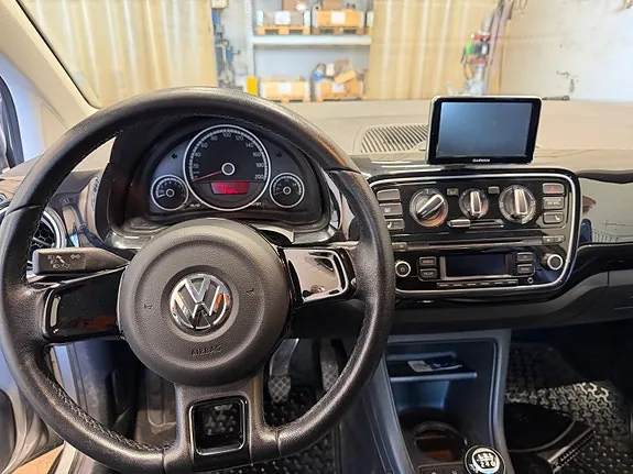 Volkswagen Up 2016 photo 4
