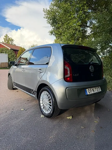 Volkswagen Up 2016 photo 2