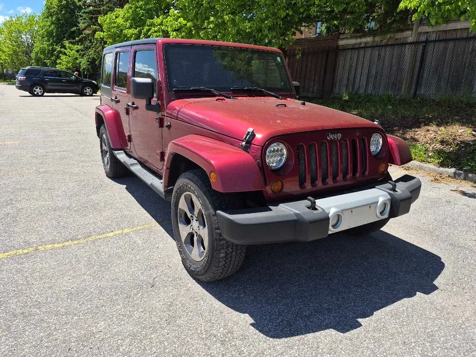 Jeep Wrangler Unlimited 2011 photo 2
