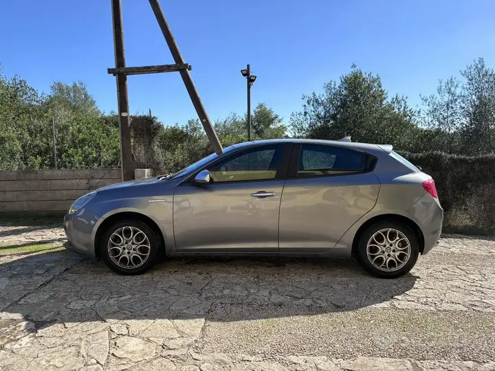 Alfa Romeo Giulietta 2017 photo 3
