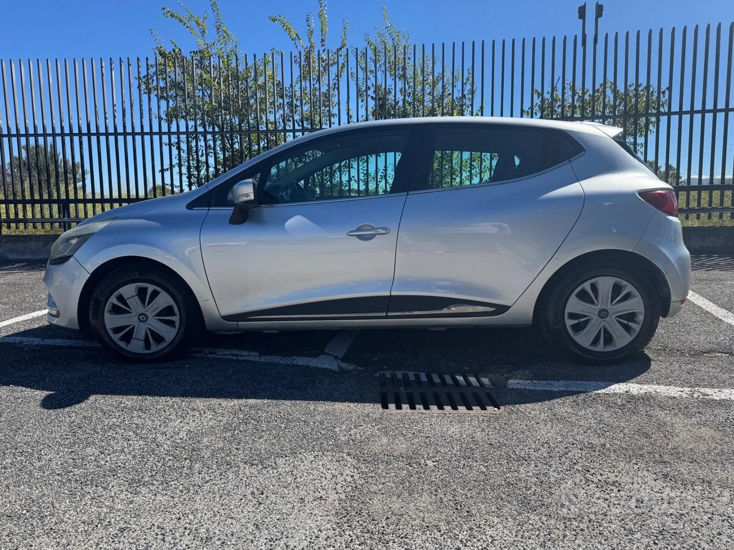 Renault Clio 2017 photo 2