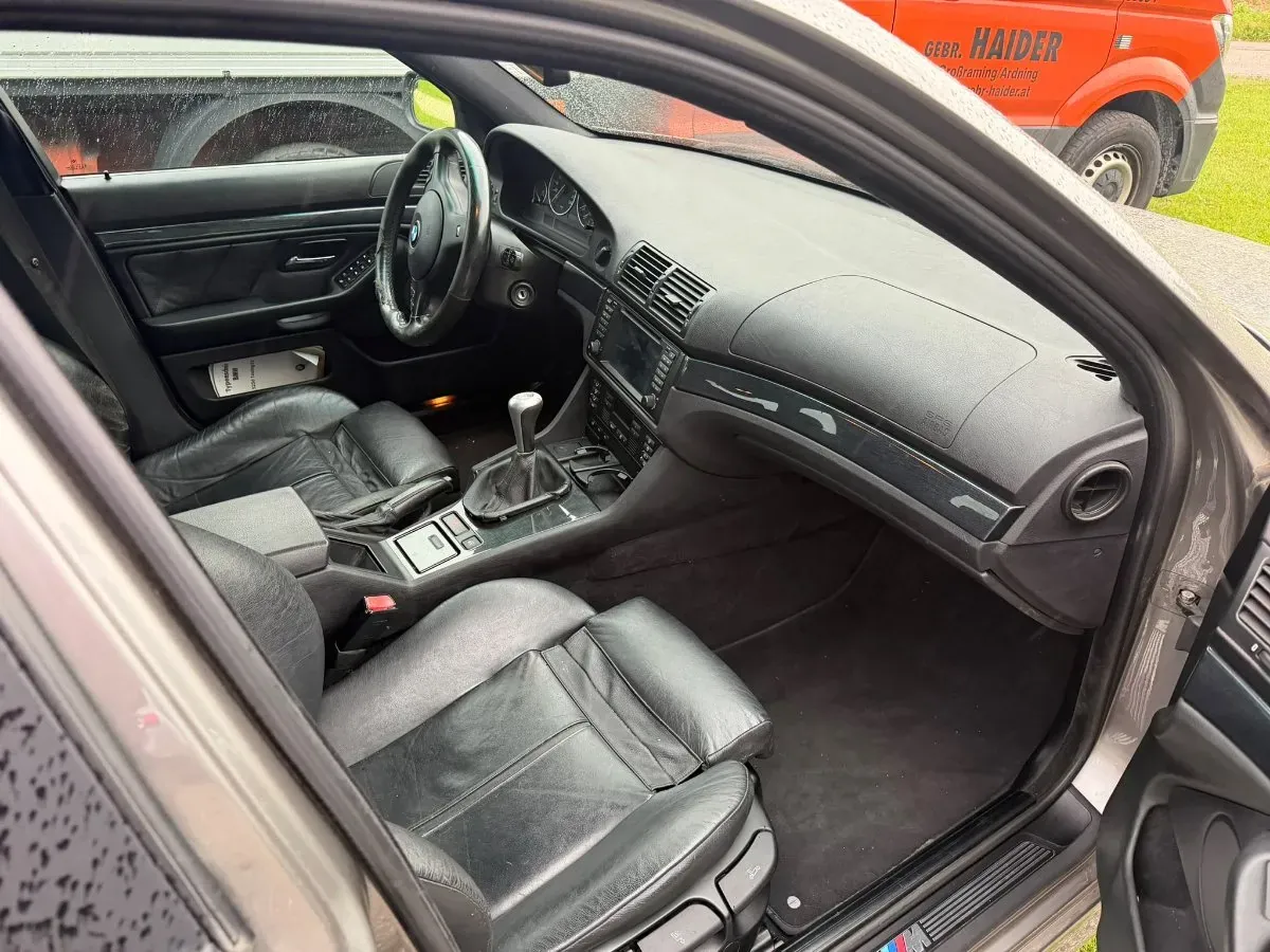 BMW 5 Series 2003 photo 2