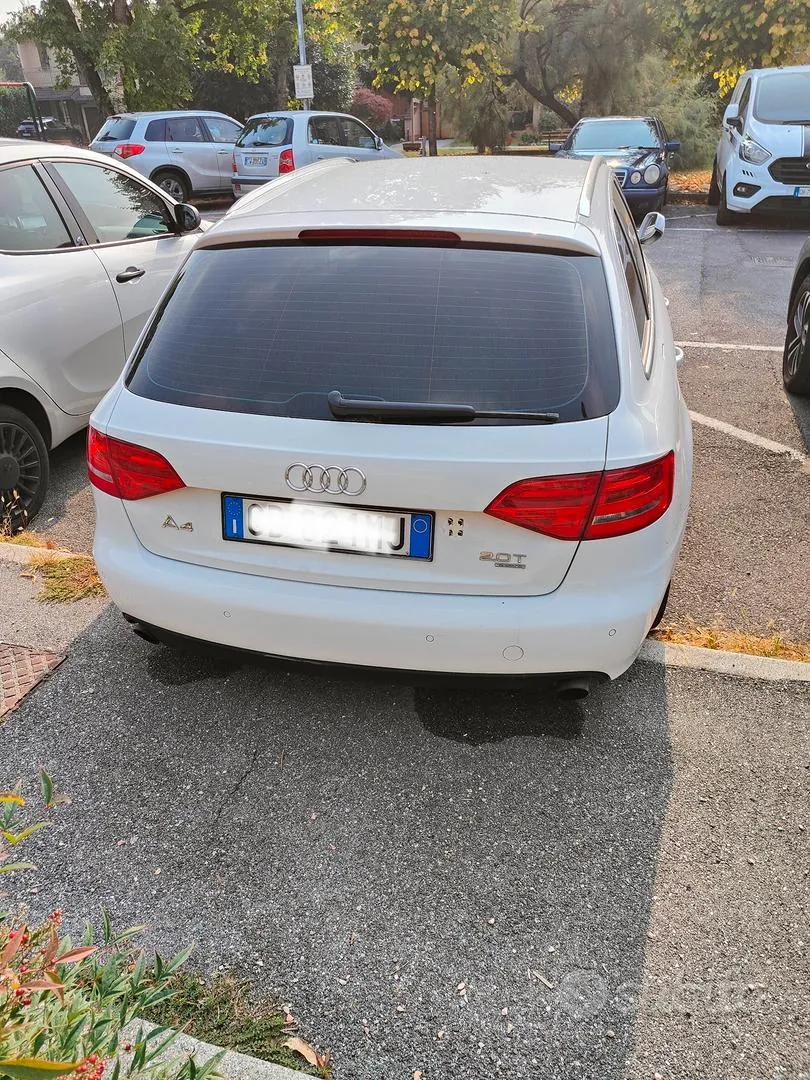 Audi A4 2010 photo 3