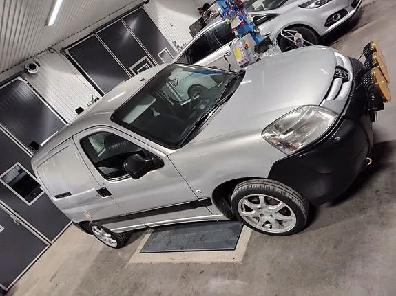 Peugeot Partner 2008 photo 2