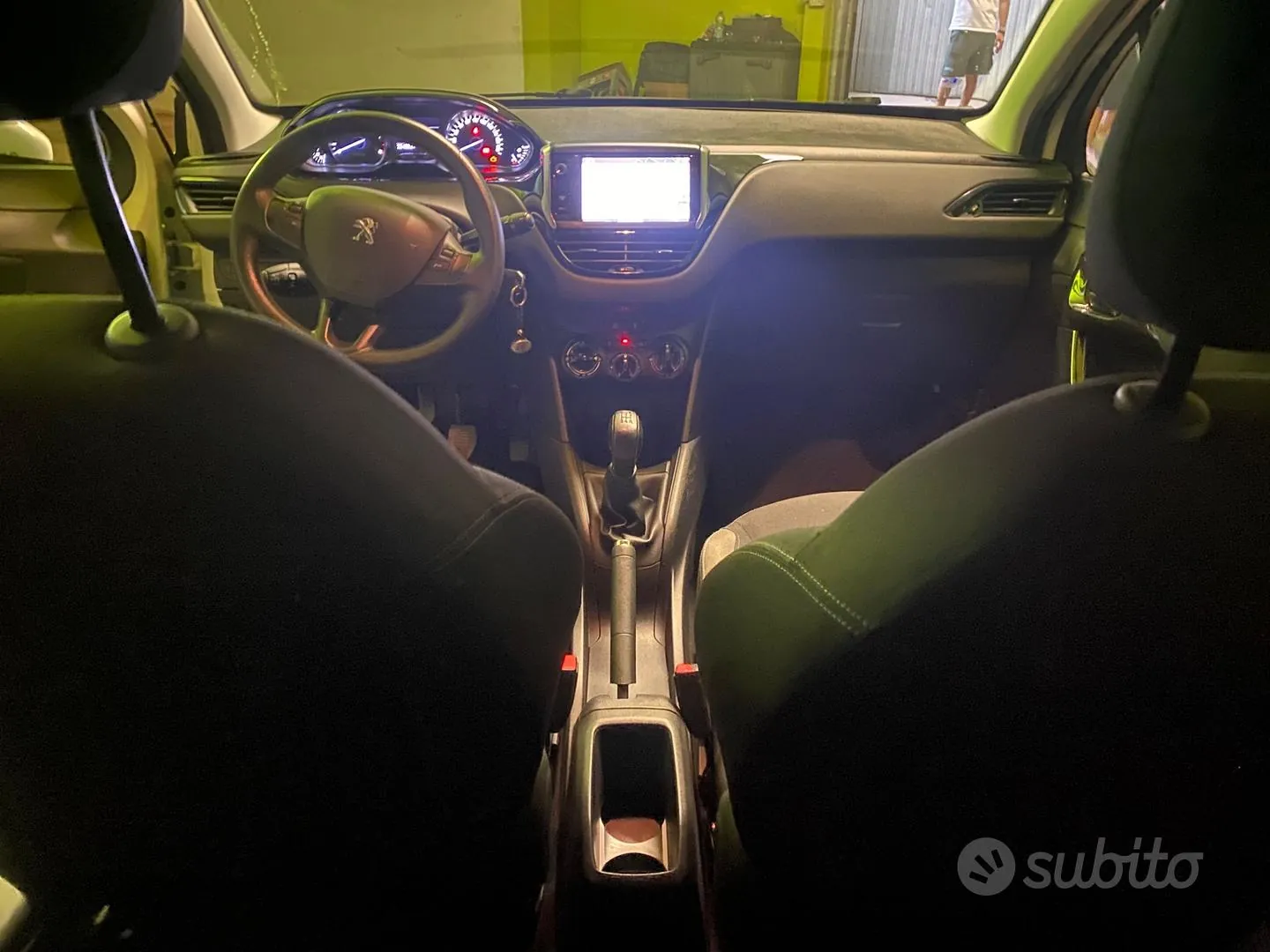 Peugeot 208 2012 photo 4