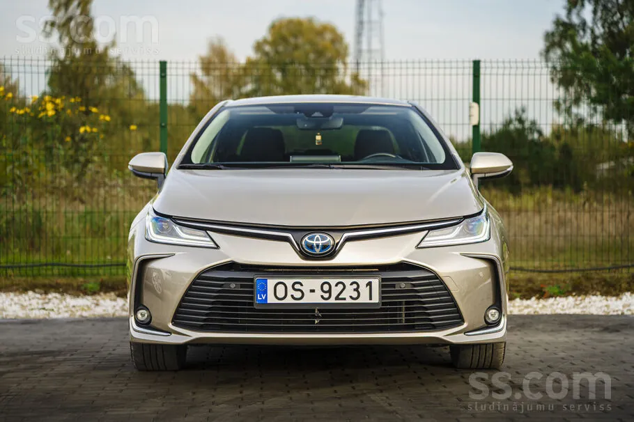 Toyota Corolla Hybrid 2021 photo 2