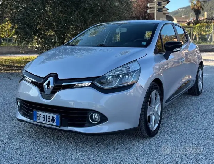 Renault Clio 2013 photo 2