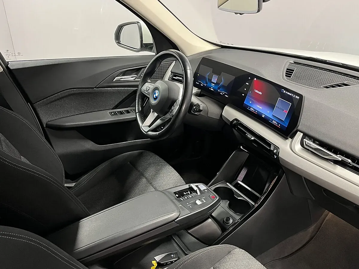 BMW Ix1 2023 photo 2