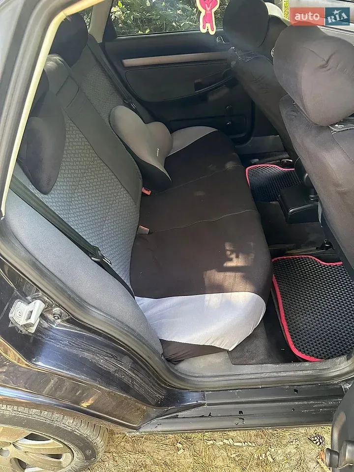 Audi A4 1997 photo 3