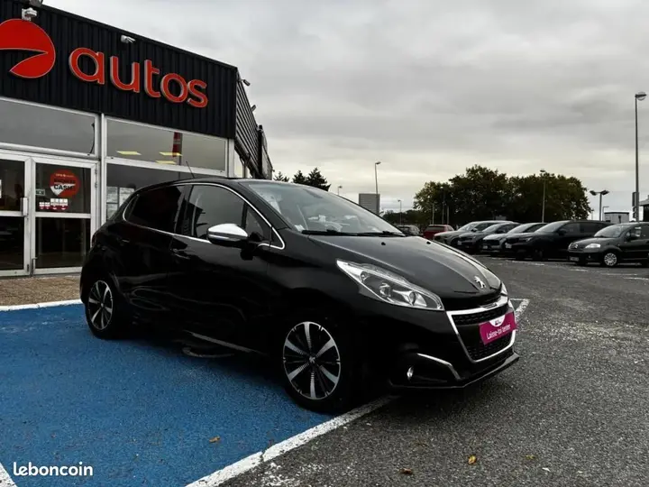 Peugeot 208 2019 photo 3