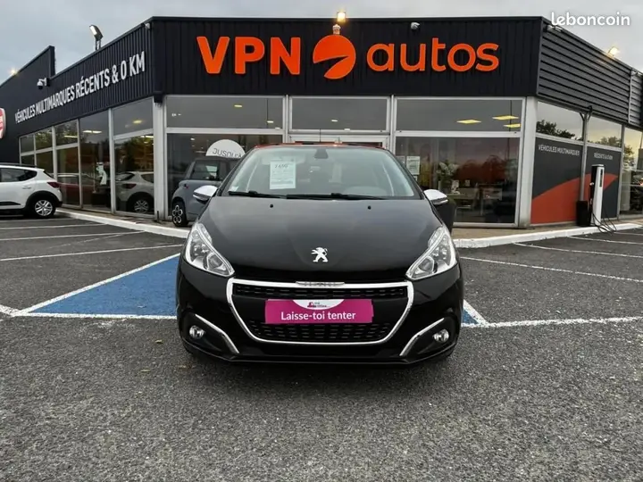 Peugeot 208 2019 photo 2