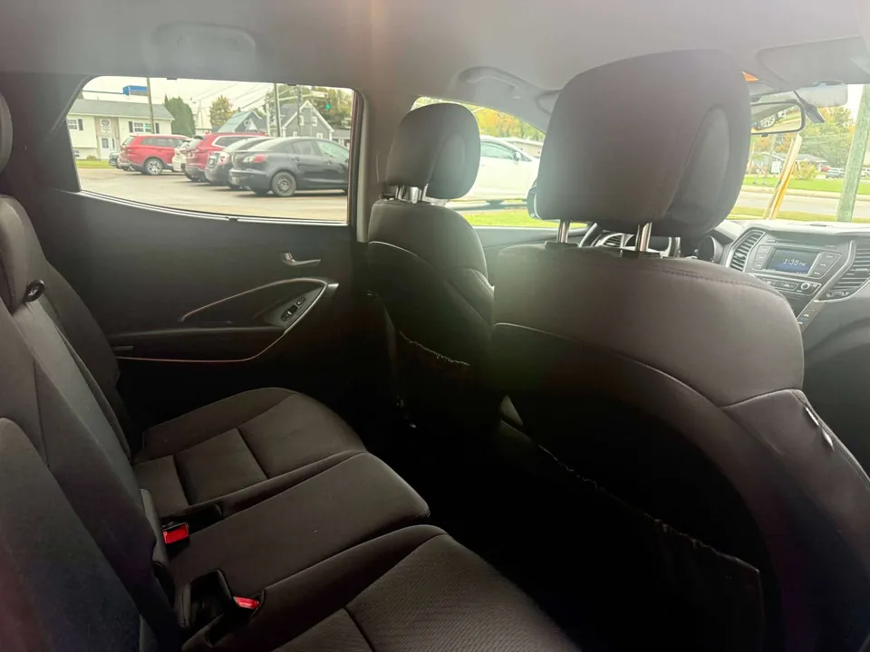 Hyundai Santa Fe 2017 photo 2