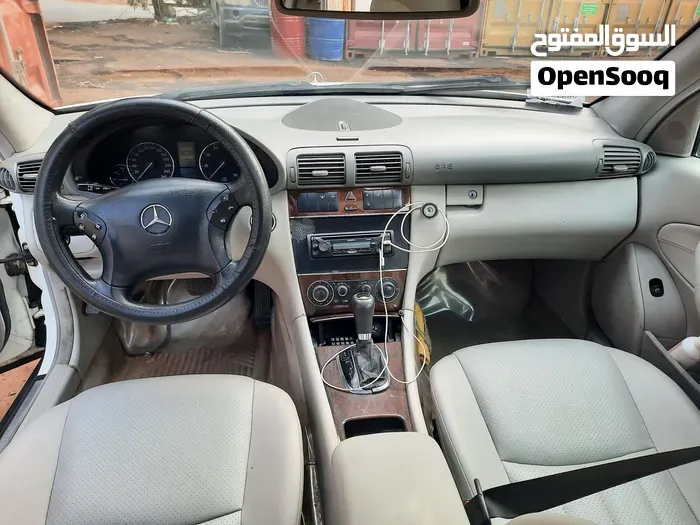 Mercedes-Benz C200 2005 photo 2