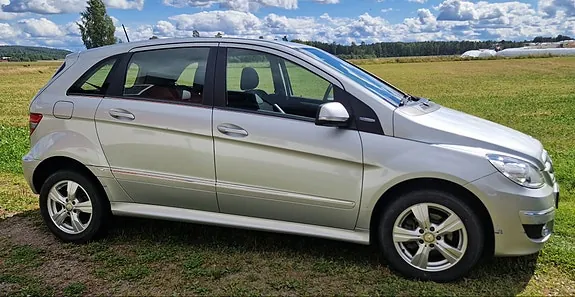 Mercedes-Benz B180 2010 photo 3