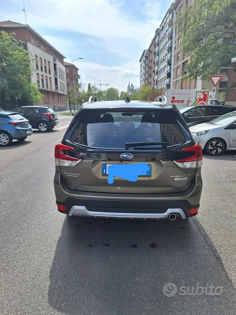 Subaru Forester 2025 photo 2