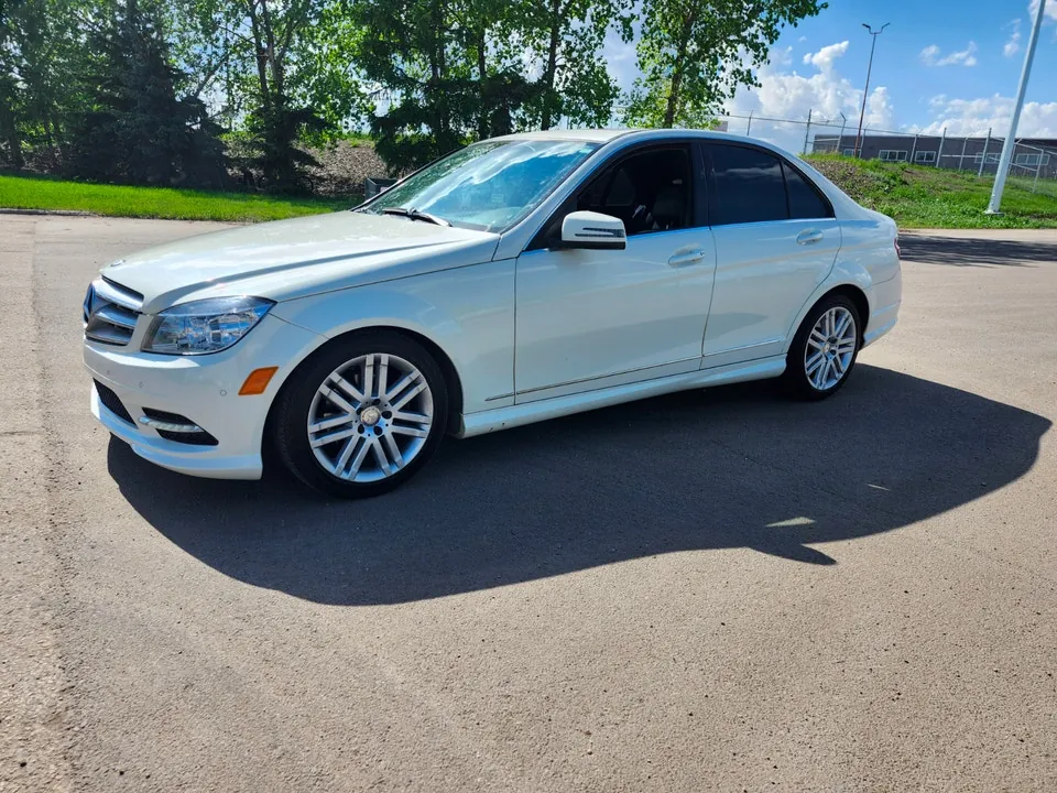 Mercedes-Benz C-Class 2011 photo 2