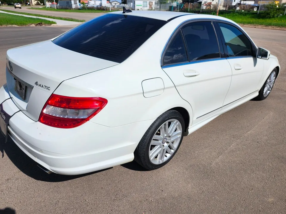 Mercedes-Benz C-Class 2011 photo 3
