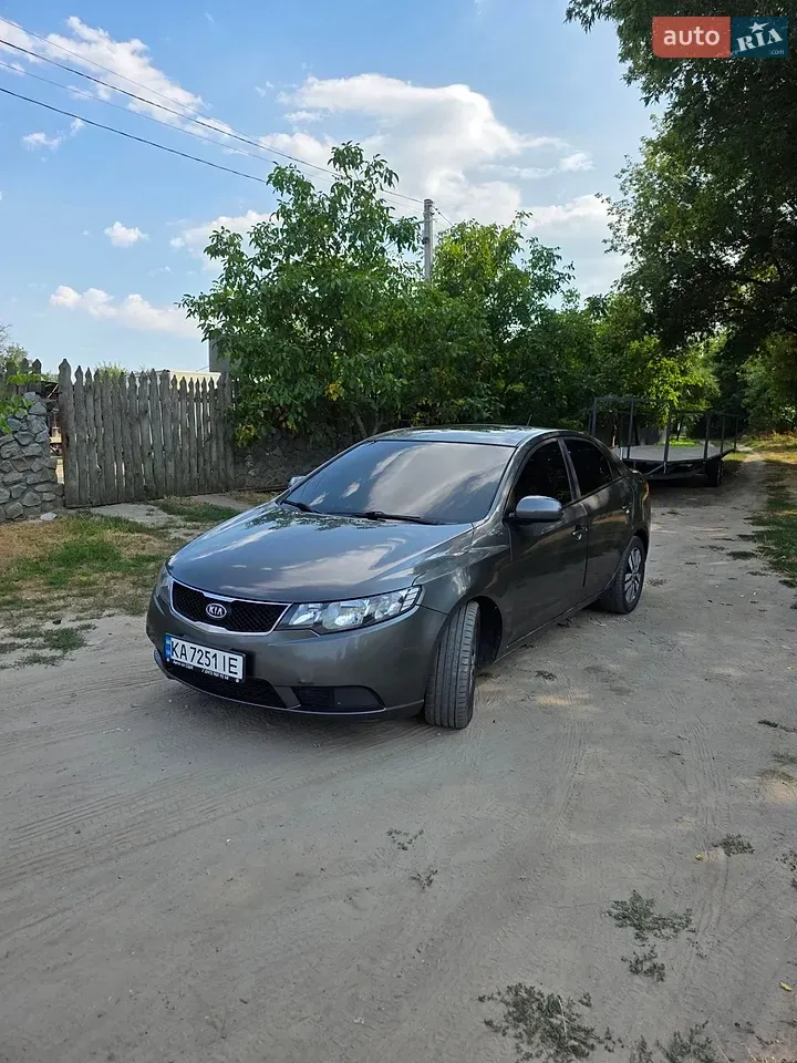 Kia Forte 2012 photo 2