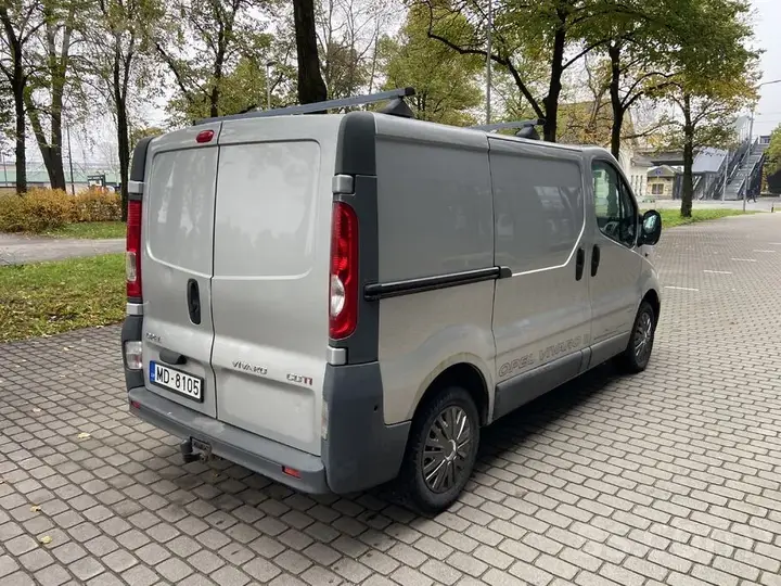 Opel Vivaro 2008 photo 2