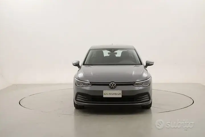 Volkswagen Golf Life 2023 photo 2