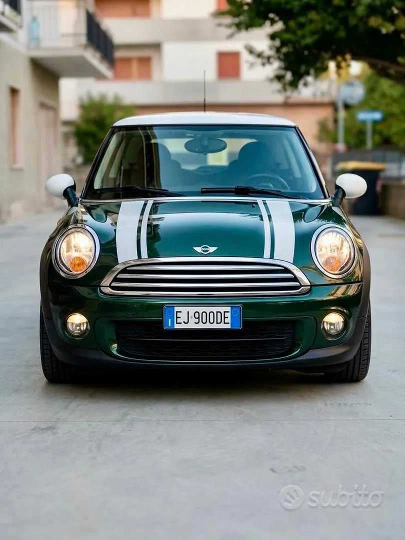 Mini Cooper 2011 photo 2