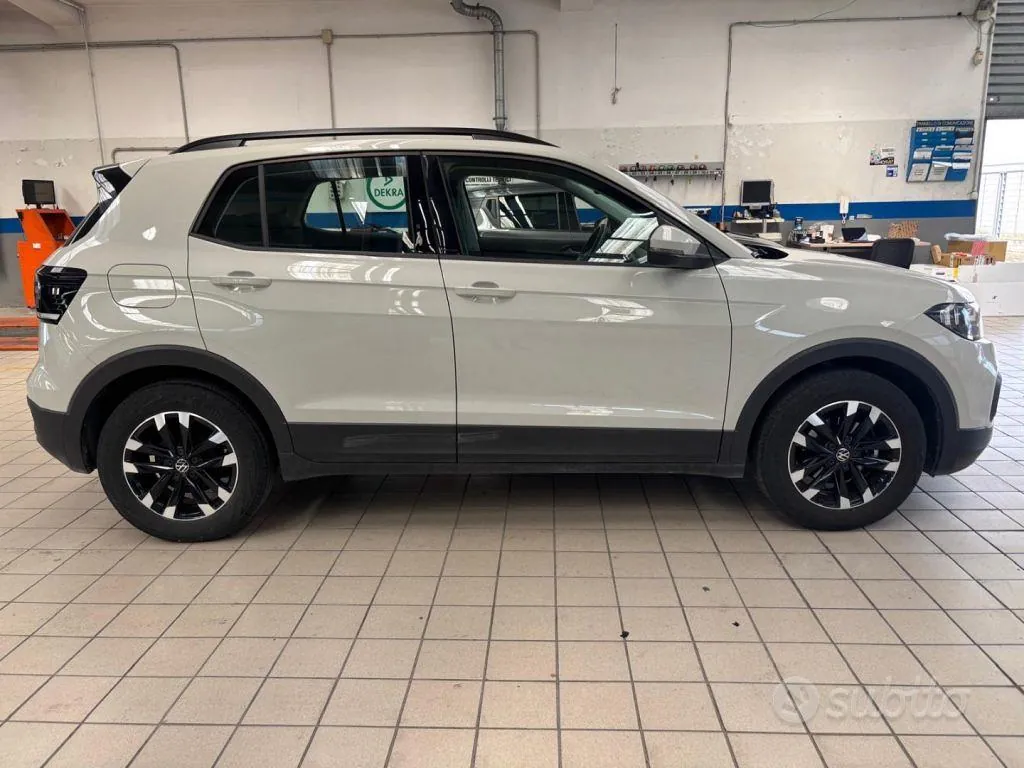 Volkswagen T-Cross 2023 photo 2