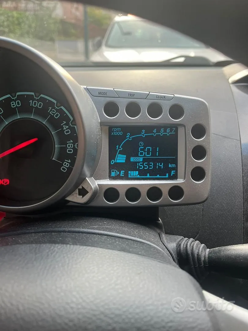 Chevrolet Spark 2011 photo 2