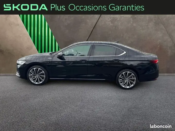 Skoda Superb 2026 photo 2