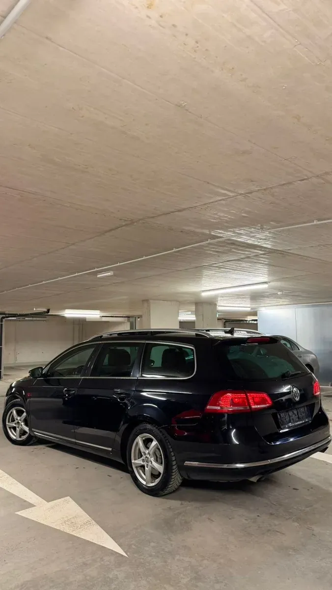 Volkswagen Passat 2011 photo 3